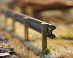 Leitplankenprofil 1:160 Länge 330 mm (5 Stück) / rb465-51-3