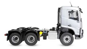 AMEWI Volvo FMX E013 Zugmaschine 6x4 1:14 RTR silber / 22753