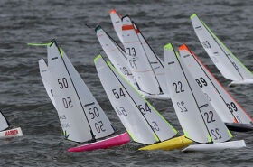 Joysway Segelboot RTR Dragon Flite DF95 V3 Racing Class mit Sender / JOY8811V3