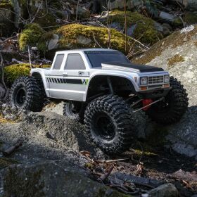 Axial SCX10 III Coyote 1:10 4X4 Brushed Rock Crawler RTR, silber / AXI-2036T1