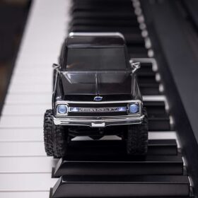 Axial SCX30 Chevrolet K10 1:30 4X4 Rock Crawler RTR, inkl. Akku & Ladegerät, schwarz / AXI-2260T2