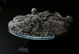 Bandai Star Wars Millennium Falcon Perfect Grade Modellbausatz 1:72 / 1206