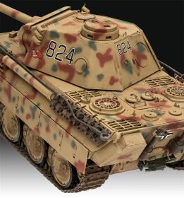 Revell Geschenkset Panther Ausf. D Modellbausatz mit Basiszubehör / 3273