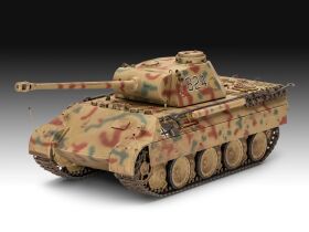 Revell Geschenkset Panther Ausf. D Modellbausatz mit Basiszubehör / 3273
