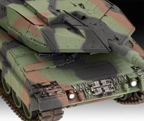 Revell Leopard 2 A6M+ Panzer Modellbausatz 1:35 / 3342