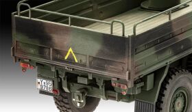 Revell MAN 10t milgl truck 8x8 Modellbausatz / 3367
