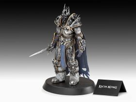Revell Geschenkset World of Warcraft "The Lich King" 1:16 Modellbausatz mit Basiszubehör / 3515