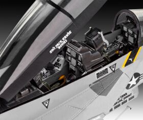 Revell F/A-18F Super Hornet Modellbausatz 1:72 / 3834