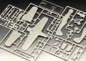 Revell Focke Wulf Fw190 F-8 Modellbausatz / 3898