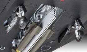 Revell Lockheed Martin F-117A Nighthawk Stealth Fighter Modellbausatz 1:72 / 3899