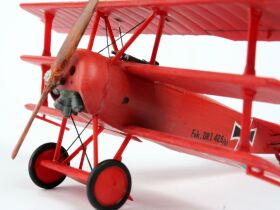 Revell Fokker Dr.1 Triplane 1:72 Modellbausatz / 4116