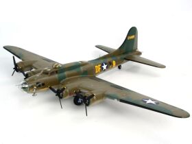 Revell B-17F "Memphis Belle" Modellbausatz 1:48 / 4297
