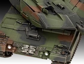 Revell 70 Jahre Bundeswehr: Leopard 2A6MA2 "Exclusive Edition" Modellbausatz mit Basiszubehör / 5631