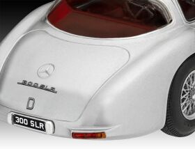 Revell Geschenkset Mercedes-Benz 300 SLR 70th Anniversary 1:24 Modellbausatz mit Basiszubehör / 5633