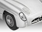 Revell Geschenkset Mercedes-Benz 300 SLR 70th Anniversary 1:24 Modellbausatz mit Basiszubehör / 5633