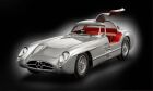 Revell Geschenkset Mercedes-Benz 300 SLR 70th Anniversary 1:24 Modellbausatz mit Basiszubehör / 5633