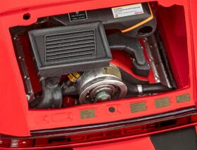 Revell Geschenkset "50 Years of the Porsche 911 Turbo" 1:24 Modellbausatz mit Basiszubehör / 5634
