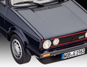 Revell Geschenkset 35 Years Volkswagen Golf GTI Pirelli 1:24 Modellbausatz mit Basiszubehör / 5694