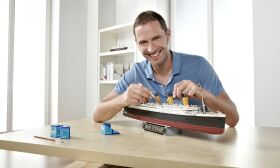 Revell Geschenkset "100 Jahre Titanic" Modellbausatz mit Basiszubehör / 5715