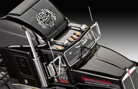 Revell Tour Truck "Iron Maiden" (50th Anniversary) Modellbausatz / 7740