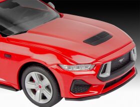 Revell 2024 Ford Mustang GT (2 in 1) (Click System) Bausatz zum Zusammenstecken mehrfarbig / 7743