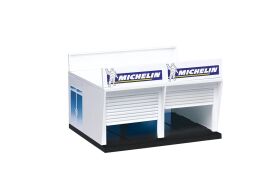 Carrera 124/132 Evolution Boxengasse...