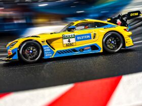 Carrera Digital 132 Mercedes-AMG GT3 Evo "Mercedes-AMG Team HRT, No.4" Autorennbahn Fahrzeug / 20032014