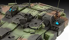 Revell Model Set Leopard 2A7A1 Modellbausatz mit Basiszubehör / 63360