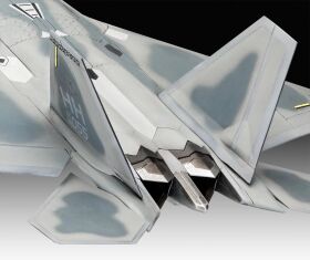 Revell Model Set Lockheed Martin F-22A Raptor Modellbausatz mit Basiszubehör / 63858