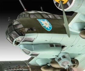 Revell Model Set Junkers Ju88 A-1 "Battle of Britain" 1:72 Modellbausatz inkl. Farben, Kleber & Pinsel / 64972