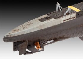 Revell Starter Kit German Submarine Type VII C/41 Modellbausatz mit Basiszubehör / 75154